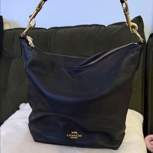 COACH PEBBLE LEATHER PURSE!